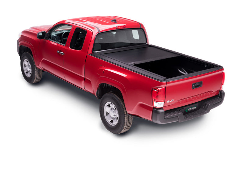 Retrax 07-up Tundra CrewMax 5.5ft Bed RetraxONE MX-Retractable Bed Covers-Deviate Dezigns (DV8DZ9)