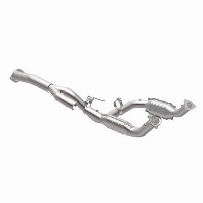 MagnaFlow Conv Direct Fit 11-16 Chevrolet Silverado 2500HD/3500HD / GMC Sierra 2500HD/3500HD-Catalytic Converter Direct Fit-Deviate Dezigns (DV8DZ9)