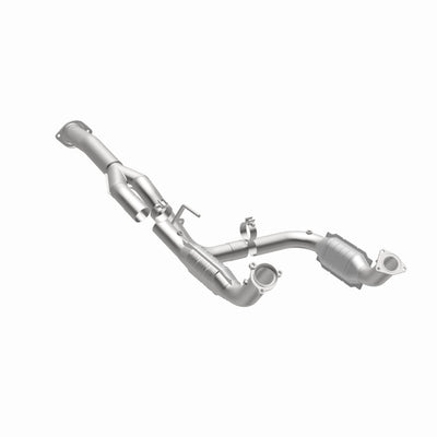 MagnaFlow Conv Direct Fit 11-16 Chevrolet Silverado 2500HD/3500HD / GMC Sierra 2500HD/3500HD-Catalytic Converter Direct Fit-Deviate Dezigns (DV8DZ9)