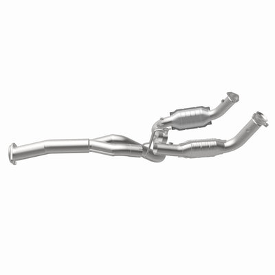 MagnaFlow Conv Direct Fit 11-16 Chevrolet Silverado 2500HD/3500HD / GMC Sierra 2500HD/3500HD-Catalytic Converter Direct Fit-Deviate Dezigns (DV8DZ9)