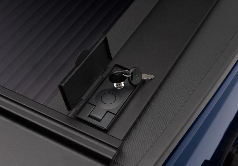 Retrax 88-06 Chevy/GMC 1500 6.5ft Bed / 07 Classic RetraxONE MX-Retractable Bed Covers-Deviate Dezigns (DV8DZ9)