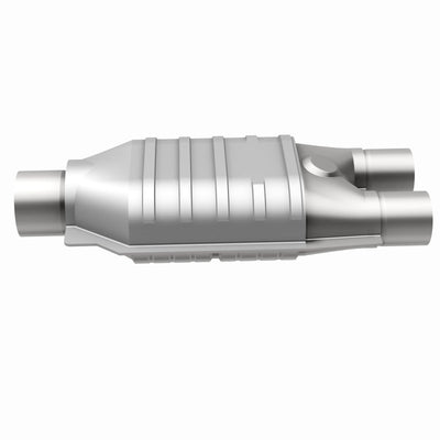 MagnaFlow Conv Univ 2.5/2 S/D FED-Catalytic Converter Universal-Deviate Dezigns (DV8DZ9)