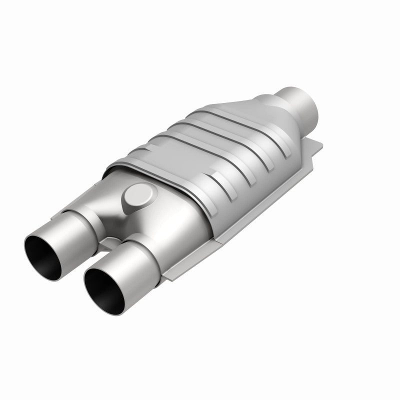 MagnaFlow Conv Univ 2.5/2 S/D FED-Catalytic Converter Universal-Deviate Dezigns (DV8DZ9)