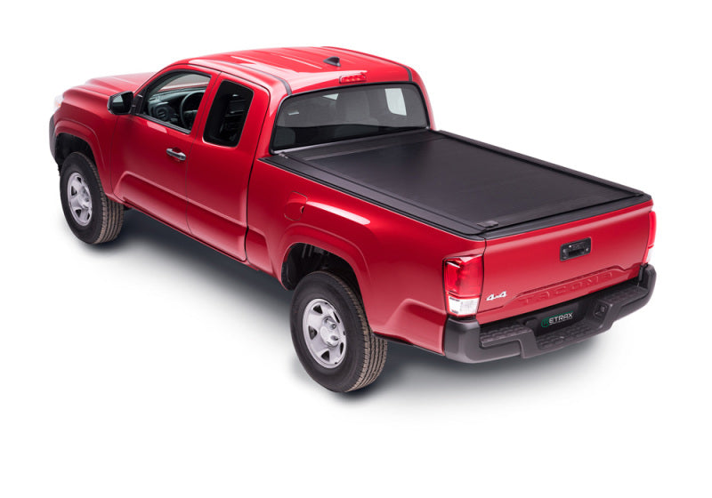 Retrax 07-up Tundra CrewMax 5.5ft Bed w/ Deck Rail Sys RetraxONE MX-Retractable Bed Covers-Deviate Dezigns (DV8DZ9)